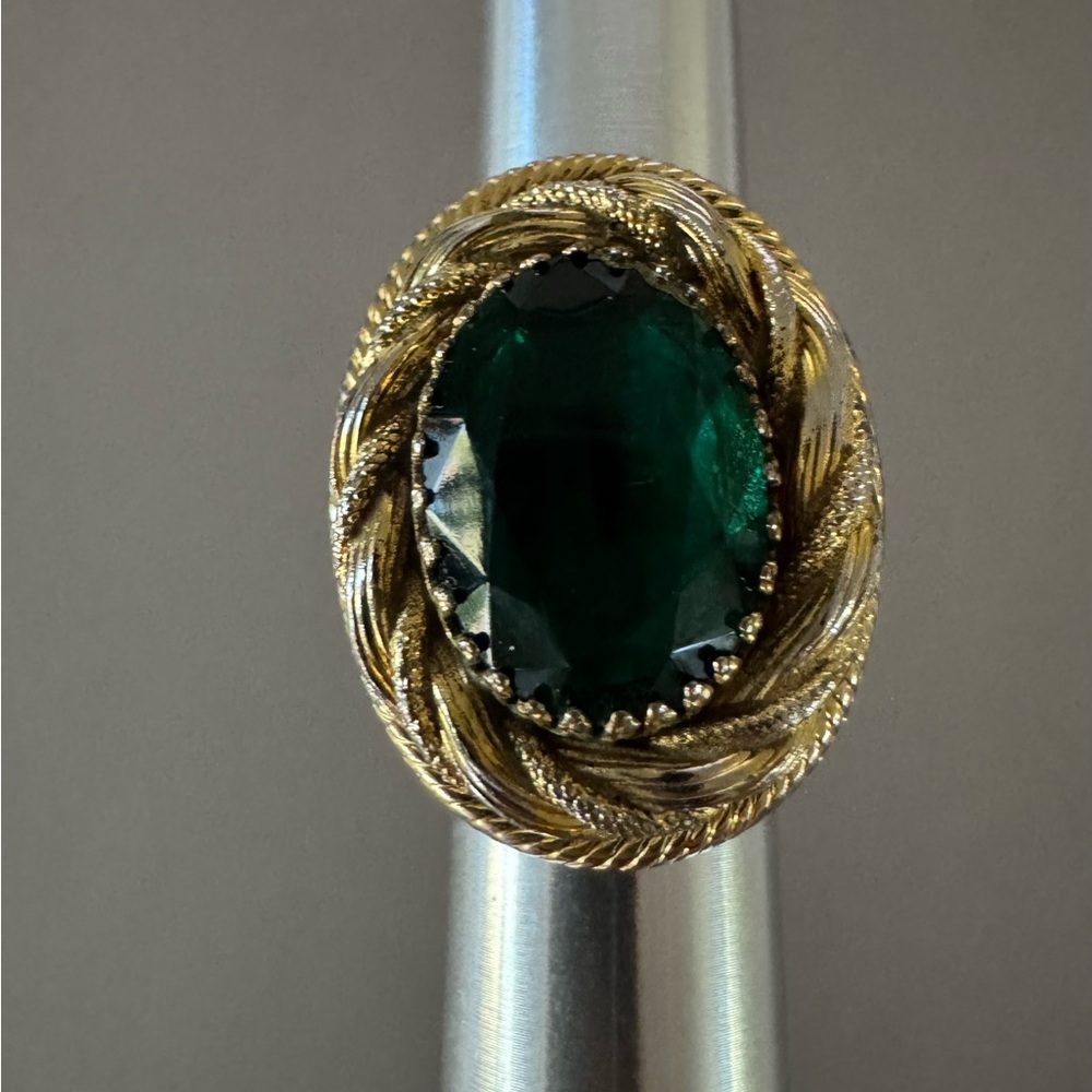 Vintage Ring - Picture 4 of 10